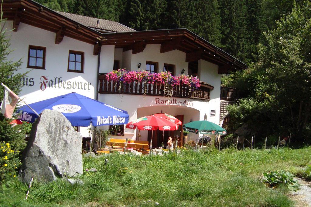 Gasthaus Falbesoner Apartment Gschnitz Exterior photo